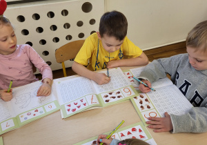 Ćwiczenia grafomotoryczne z cyfrą 6.