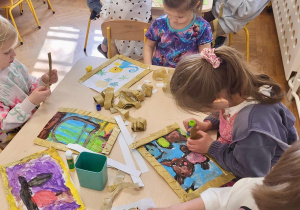 Sztuka tworzona przez dziewczynki